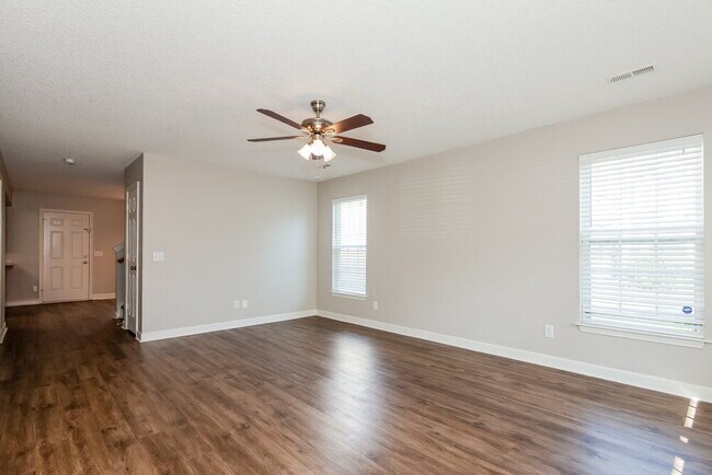 Foto del edificio - 4941 Hopewood Ln