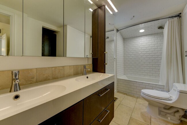 Foto del edificio - 303 E Chester St