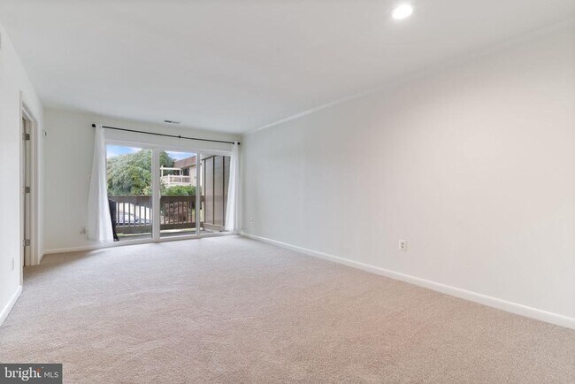 Foto del edificio - 5766 Rexford Ct