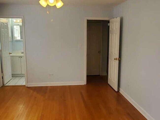 Foto del edificio - 1643 W Sherwin Ave