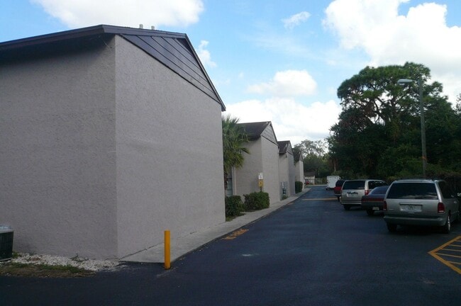 Photo - Baywatch Apartments- Five Minutes Driving from USF