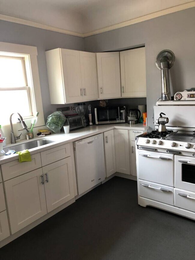 Kitchen - 1419 Walnut St