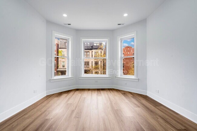 Photo - 3744 N Wilton Ave Apartment