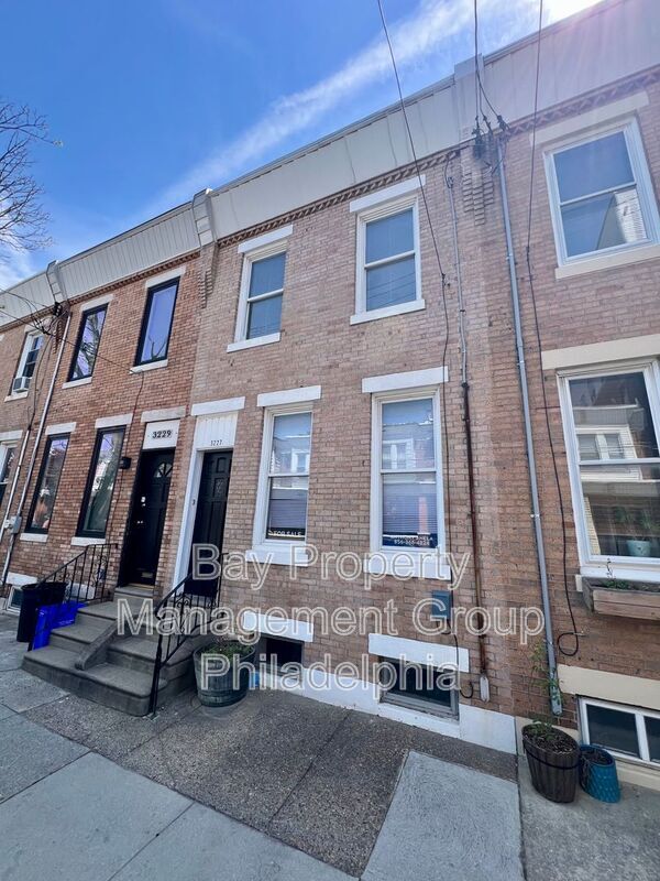 Building Photo - 3227 Chatham St