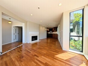 Building Photo - 2295 Vallejo St.