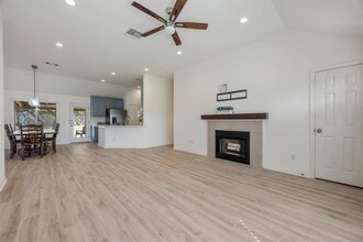 Building Photo - 10114 Janet Loop
