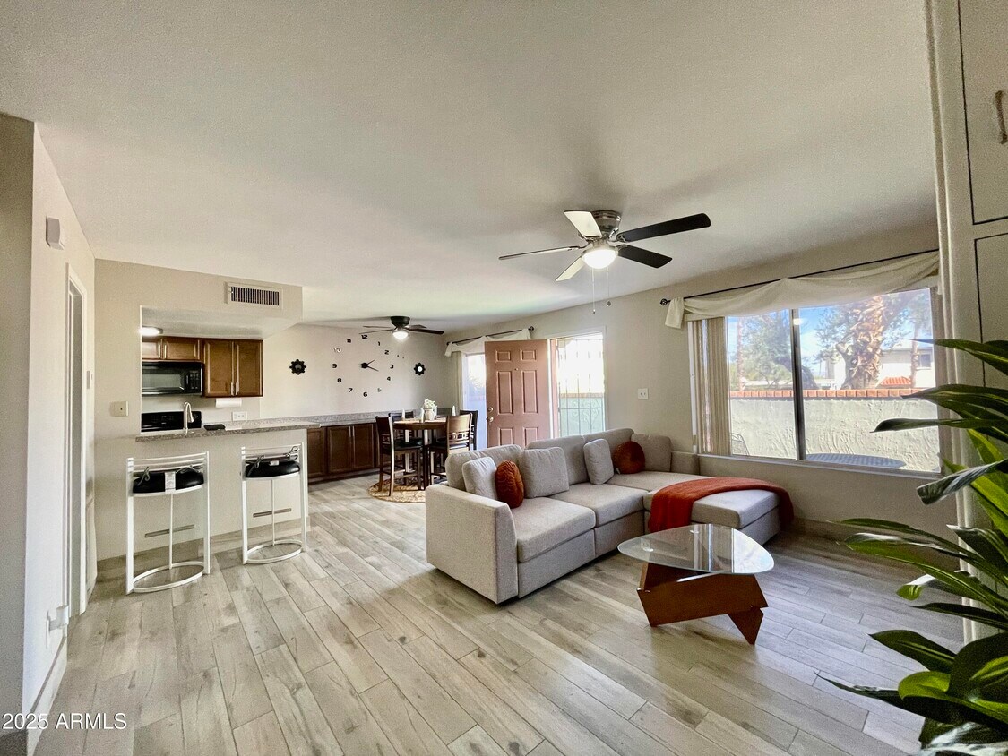 Primary Photo - 14404 N Boxwood Ln