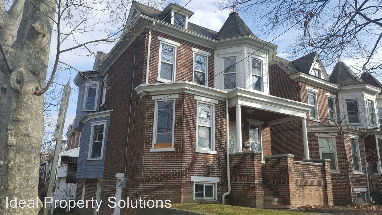 Primary Photo - 4 br, 2 bath House - 125 W 23rd Street