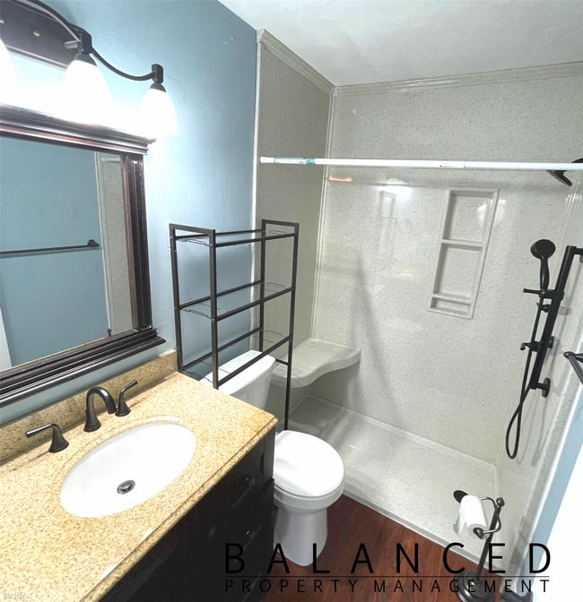 Building Photo - 2 br, 1.5 bath House - 3032 SW Lydia Ave A...