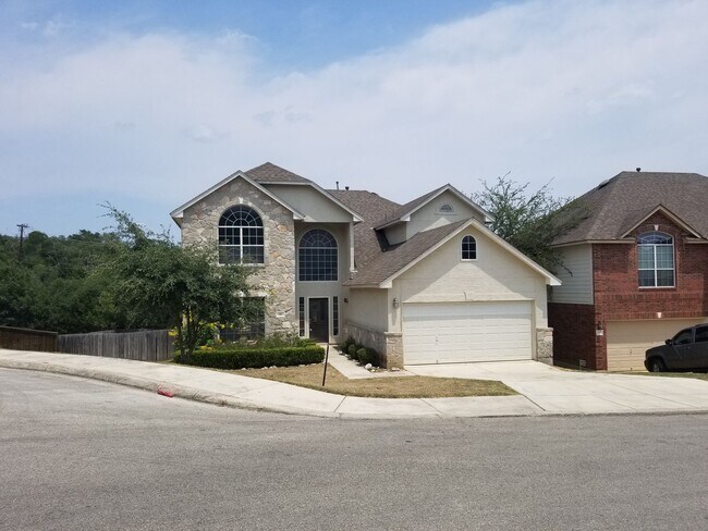 Building Photo - Spacious 4 bedroom home in Stone Oak!