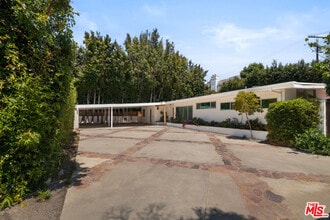 Building Photo - 11770 Chenault St