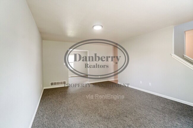 Foto del edificio - 3704 Willow Run Dr