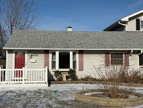 Building Photo - 9060 S Main St