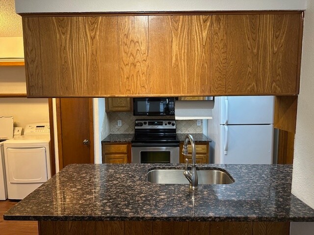 Foto del edificio - 13909 Fairhill Ave