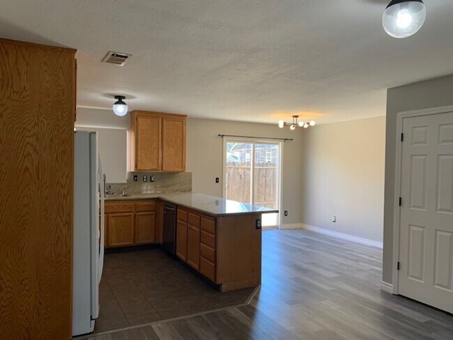 Foto del edificio - Four Bedrooms In Diamond Springs