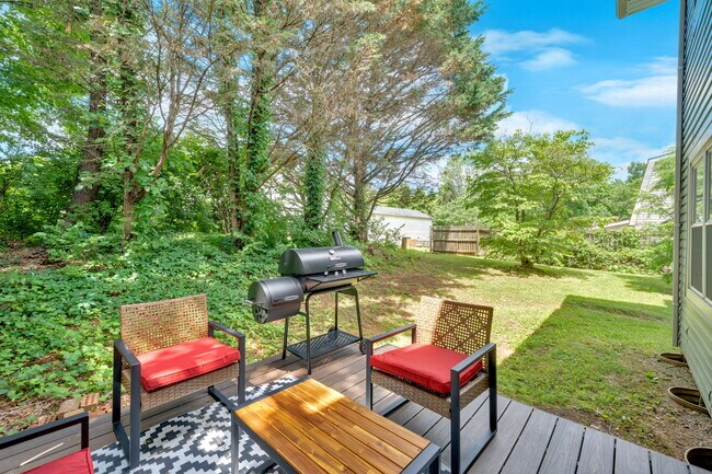 Foto del edificio - 7540 Chatham Cir