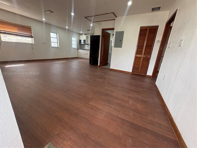 Foto del edificio - 3289 SW 25th St