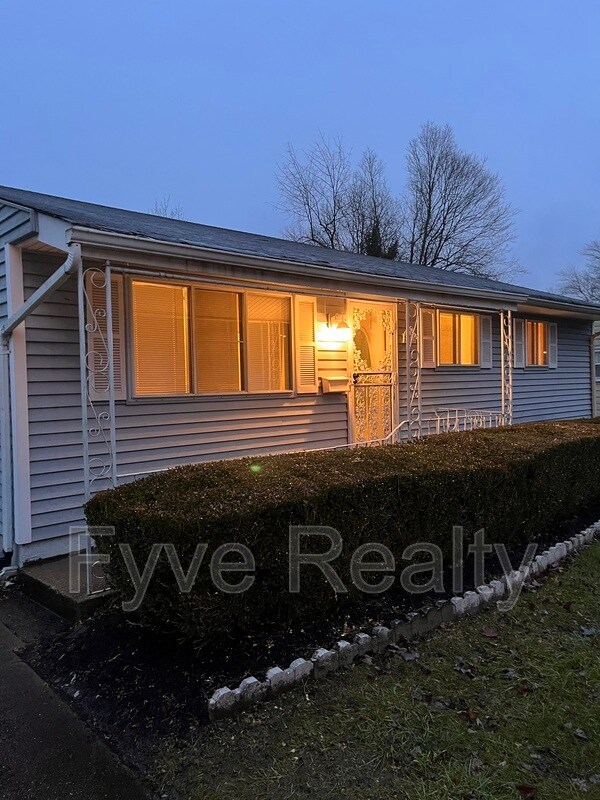 Primary Photo - 1329 Barcelona Dr