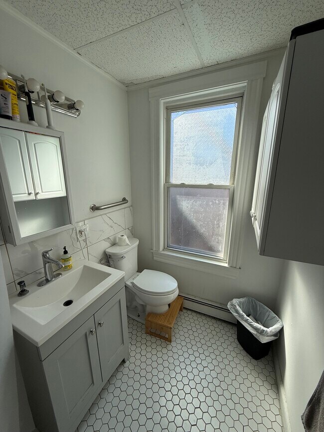 Building Photo - 395 Broadway