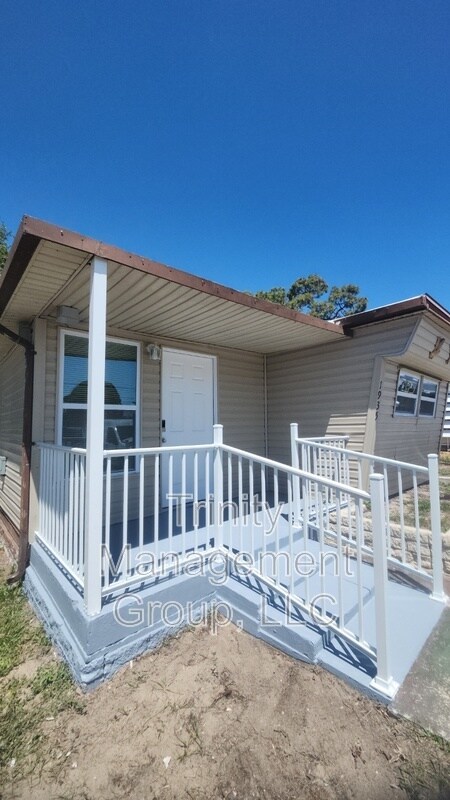 Foto del edificio - 1935 Speck Dr