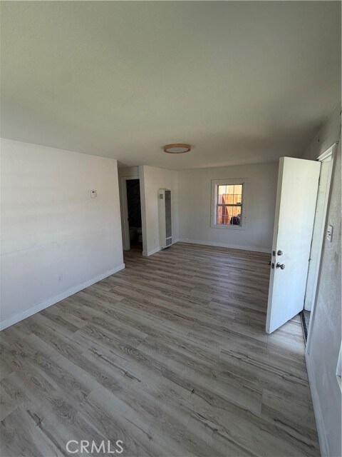 Foto del edificio - 1211 W 8th St