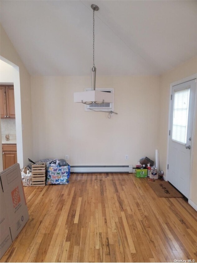 956 Peconic Ave, West Babylon, NY 11704 House for Rent in West