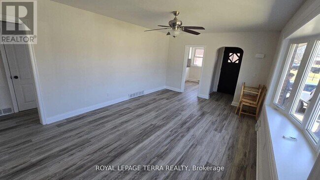 Photo du bâtiment - 779 Whitman Crescent