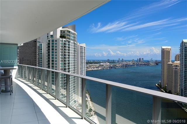 Primary Photo - 200 Biscayne Blvd Way