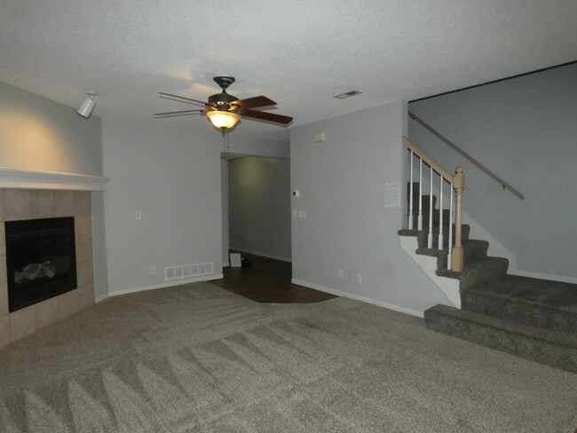 Building Photo - 10613 N Locust Ct