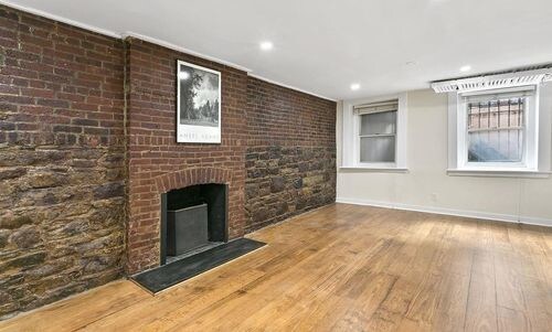 Primary Photo - 260 W 4th St