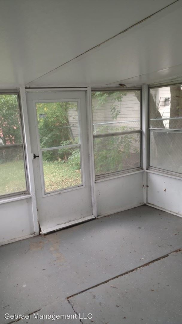 Building Photo - 2 br, 1 bath House - 3010 Beecher Rd