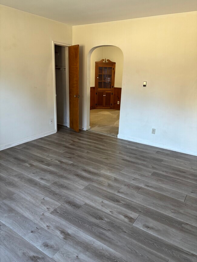 Foto del edificio - 1119 Amsterdam Rd