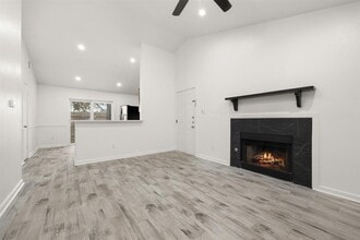 Building Photo - 1411 Gracy Farms Ln