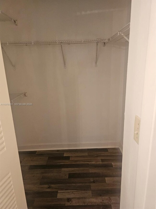 Building Photo - 9799 Westview Dr