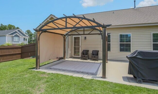 Foto del edificio - 114 Eldon Dr