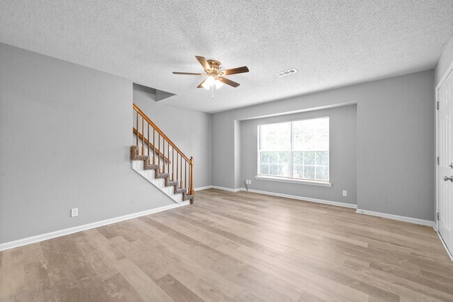 Building Photo - 114 Cunningham Pl