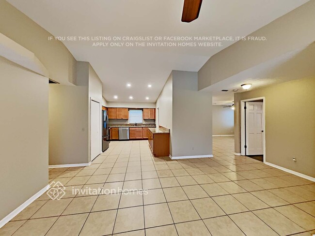 Foto del edificio - 715 Foxglove Pl