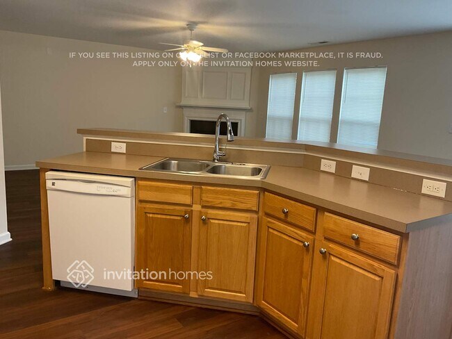 Foto del edificio - 5012 Babbling Brook Dr