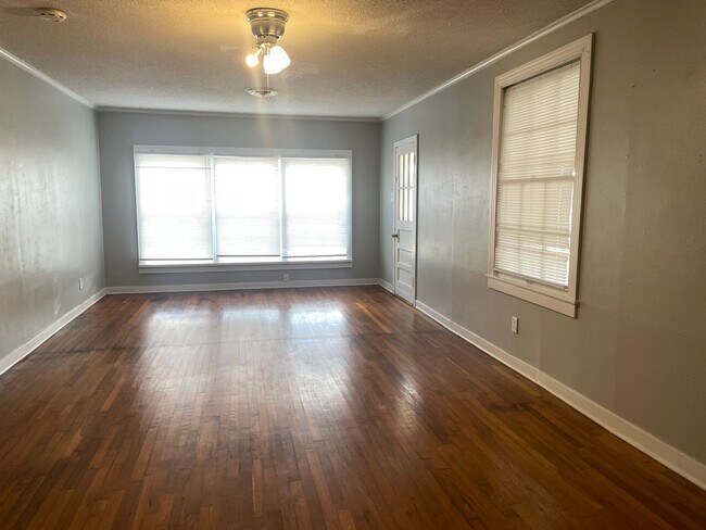 Building Photo - 3B/2B Home Available in Lake Charles-Accep...