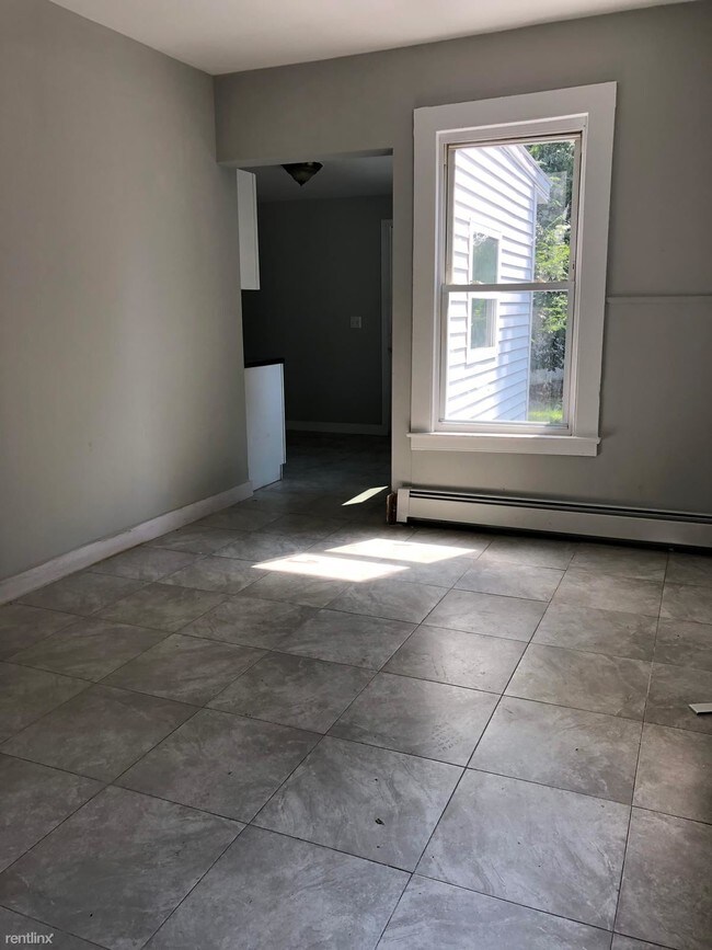 Building Photo - 3 br, 1 bath  - 651 Dixwell Ave Apt 1