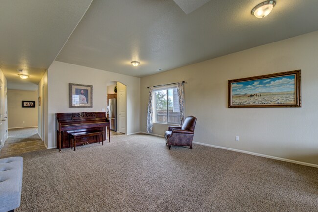 Foto del edificio - 9711 Desert Lily Cir