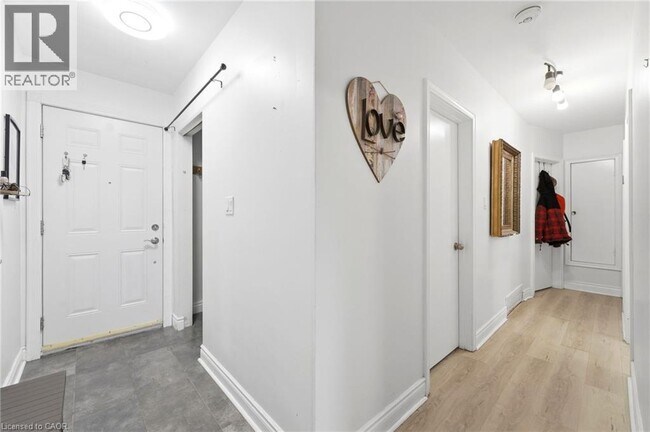 Building Photo - 133 Kingslea Dr