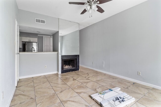 Foto del edificio - 8657 Village of Fondren Dr