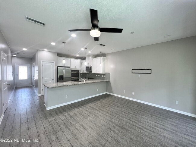 Building Photo - 46 Pindo Palm Dr
