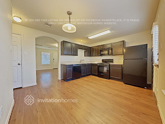 Foto del edificio - 15734 Regal Trace Ln