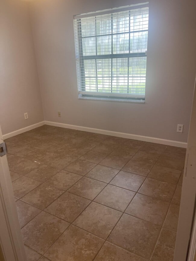 Foto del edificio - 6087 Kendrick St