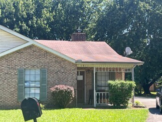 Building Photo - 1811 Daisy Ct
