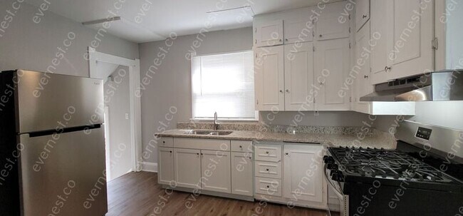 Building Photo - 514 Durango Dr