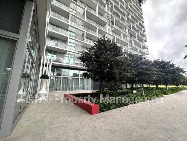 Foto del edificio - 2000 Metropica Wy