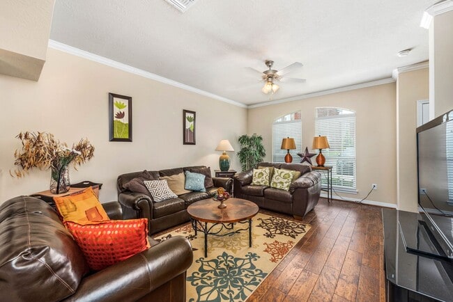 Foto del edificio - AVAILABLE FOR AUGUST PRE-LEASE!! 4 Bed, 4.5 Bath in gated Lakeridge